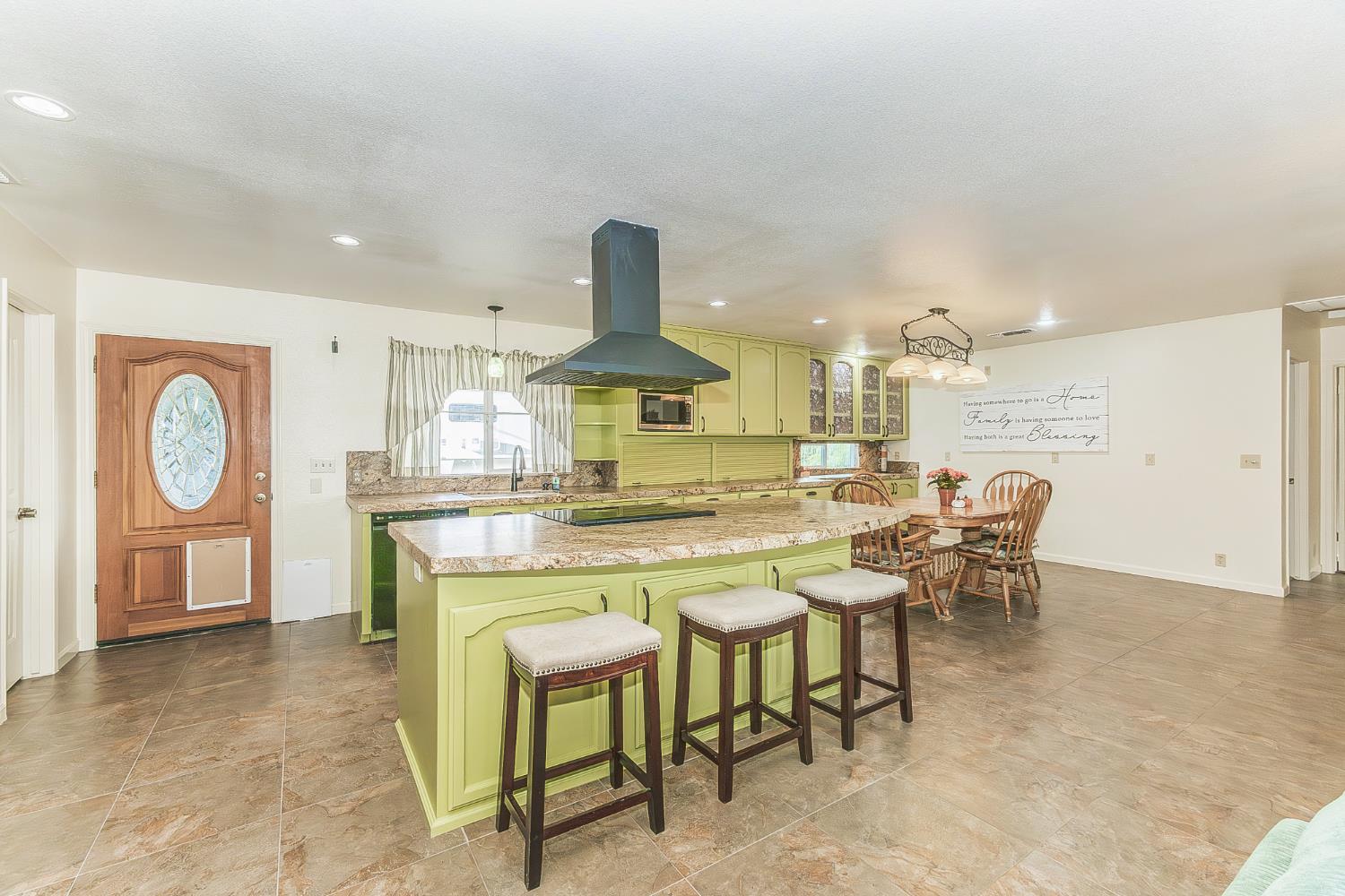 45991 Black Oak Rd, Coarsegold, CA 93614