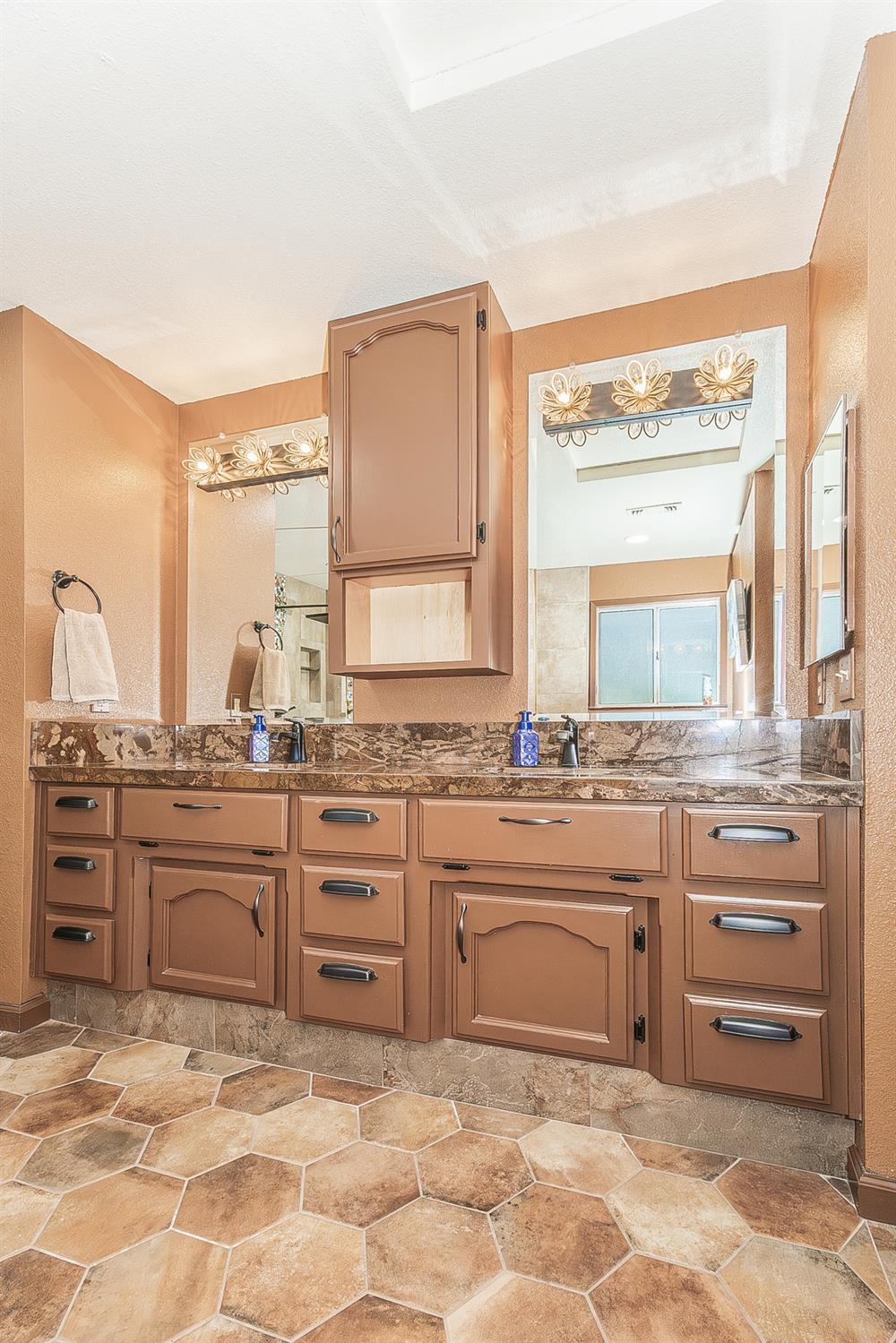 45991 Black Oak Rd, Coarsegold, CA 93614