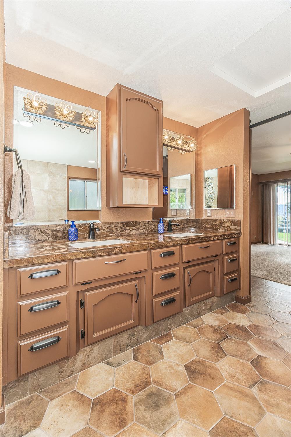 45991 Black Oak Rd, Coarsegold, CA 93614