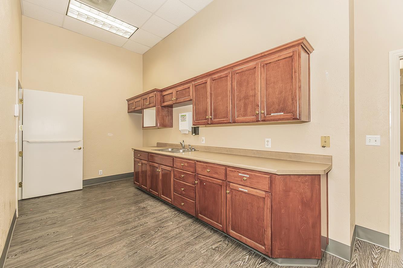 2056 2Nd St, Selma, CA 93662