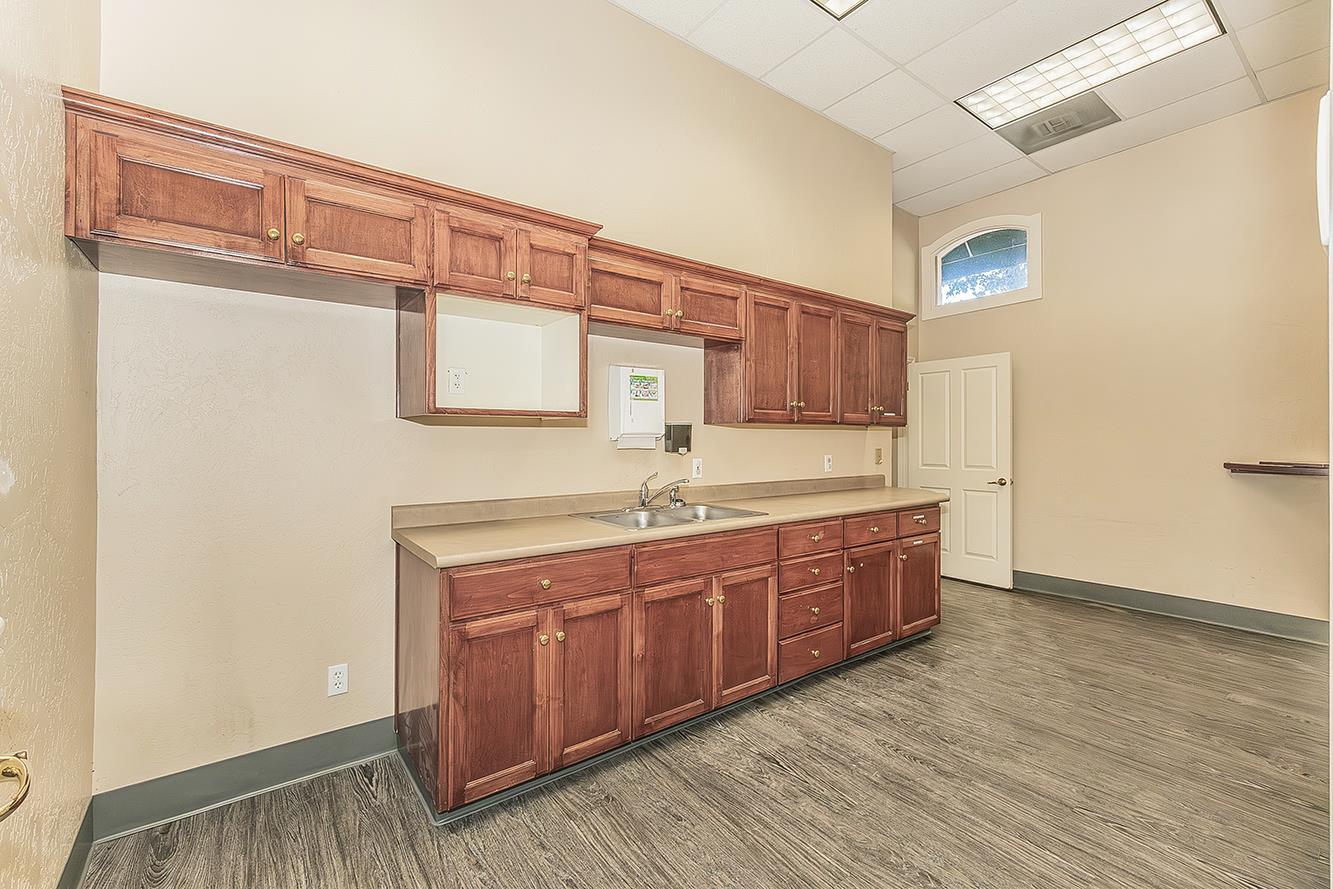 2056 2Nd St, Selma, CA 93662