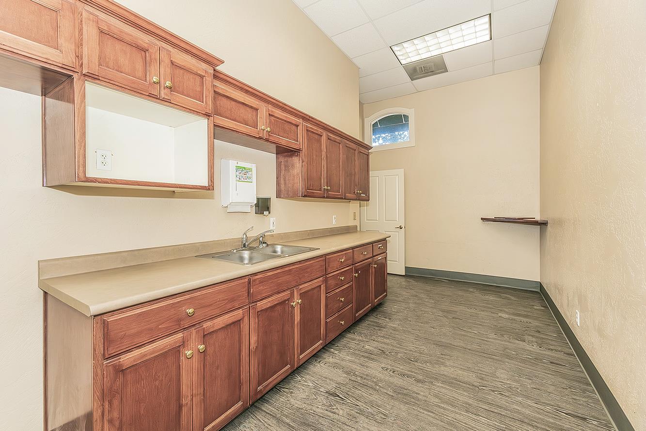 2056 2Nd St, Selma, CA 93662