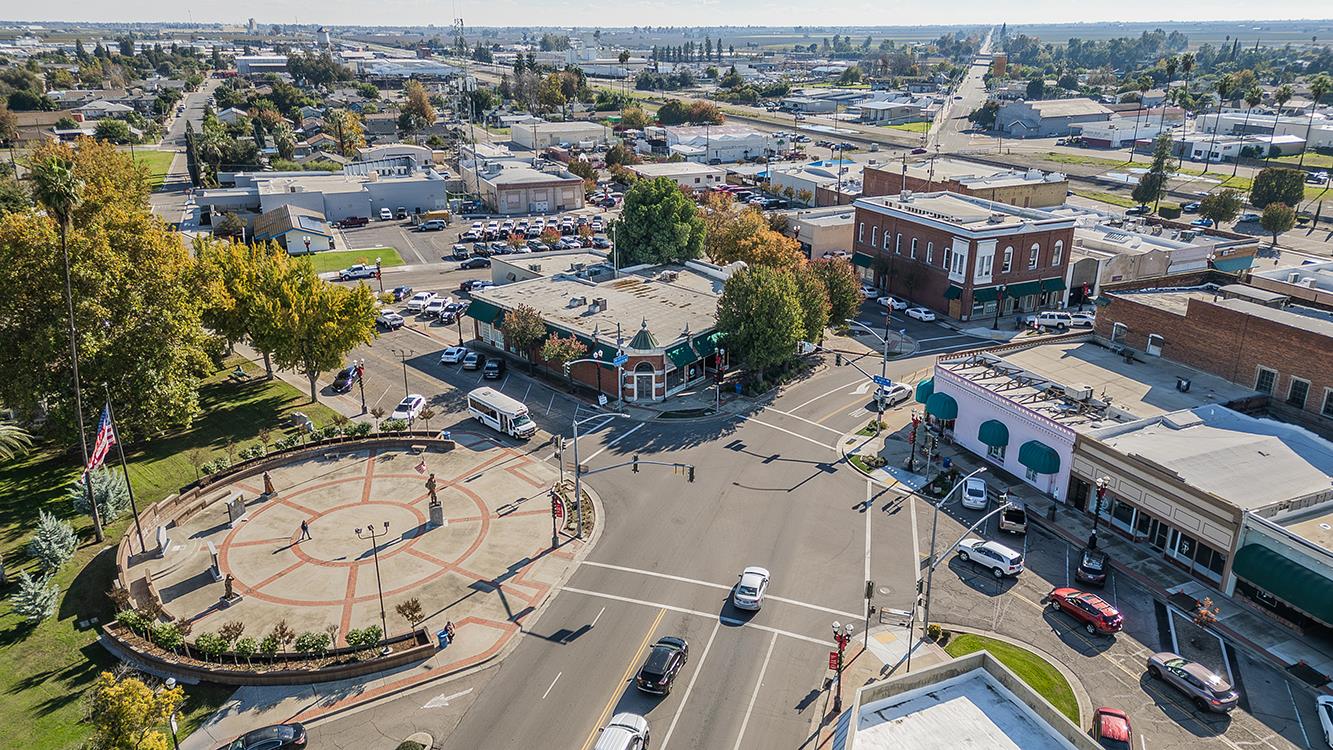 2056 2Nd St, Selma, CA 93662