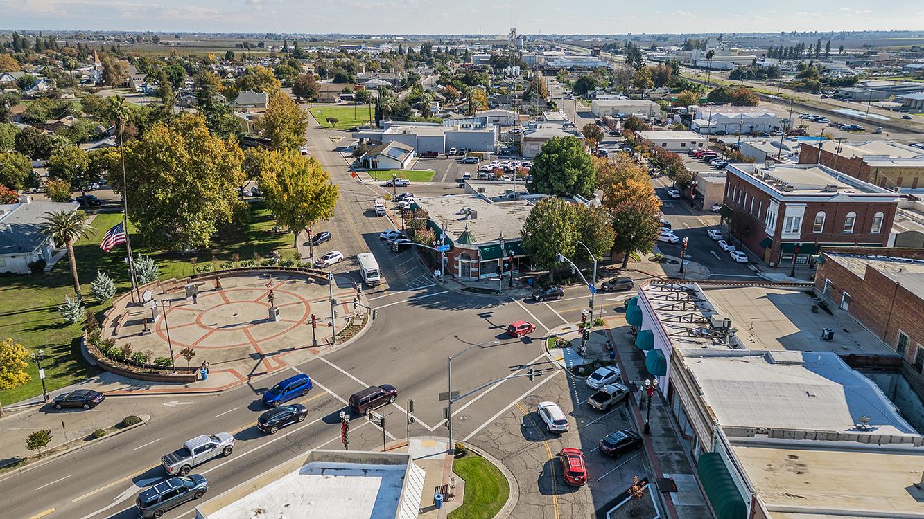 2056 2Nd St, Selma, CA 93662