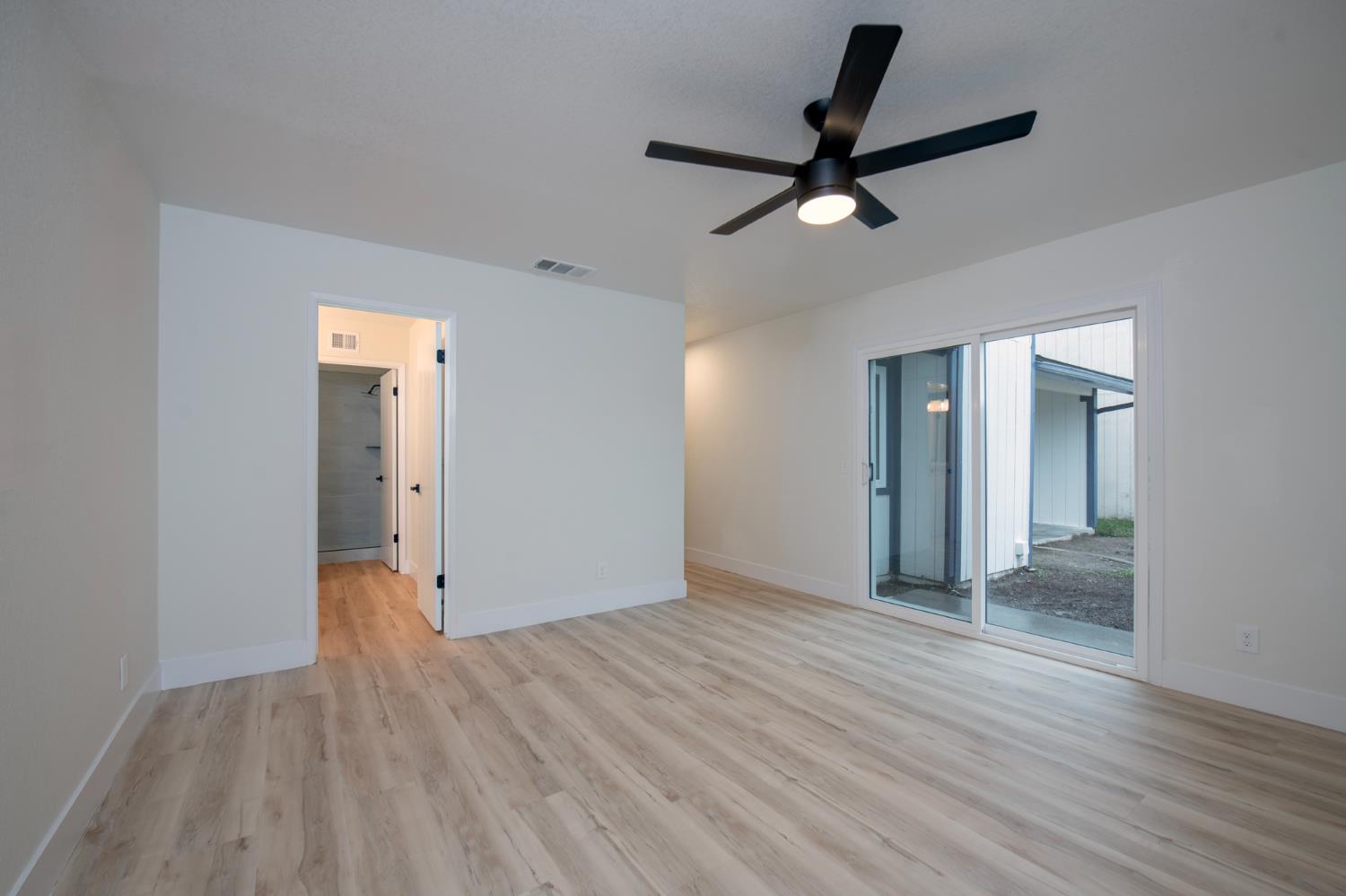 2024 N Laureen Ave, Fresno, CA 93703