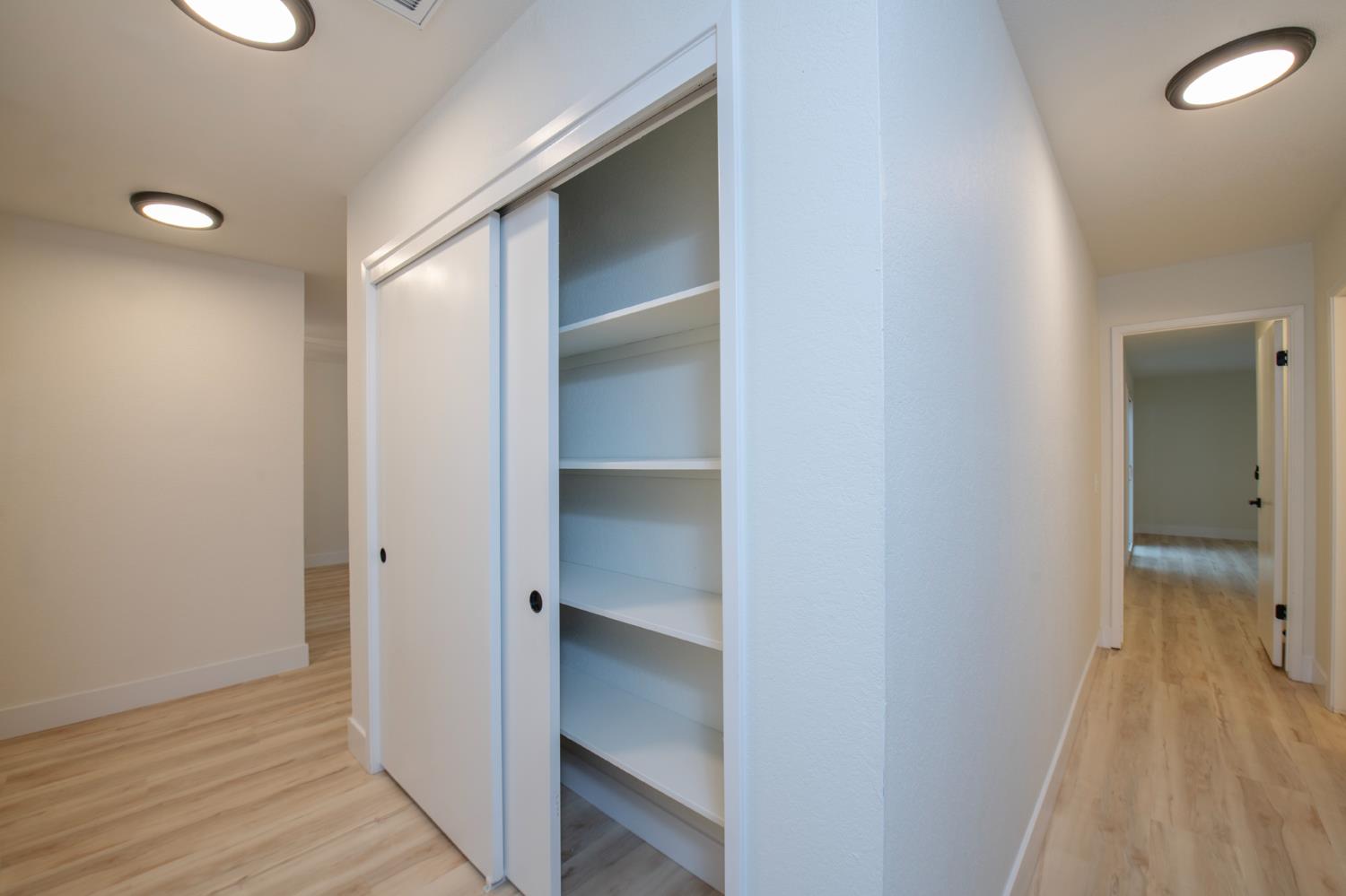 2024 N Laureen Ave, Fresno, CA 93703