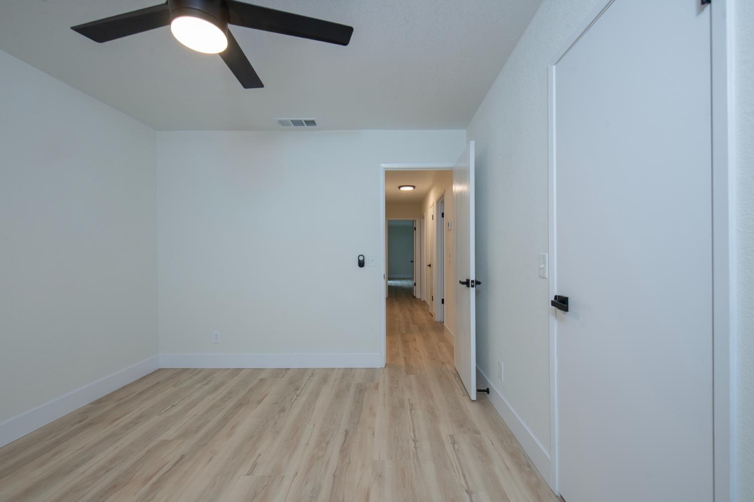 2024 N Laureen Ave, Fresno, CA 93703