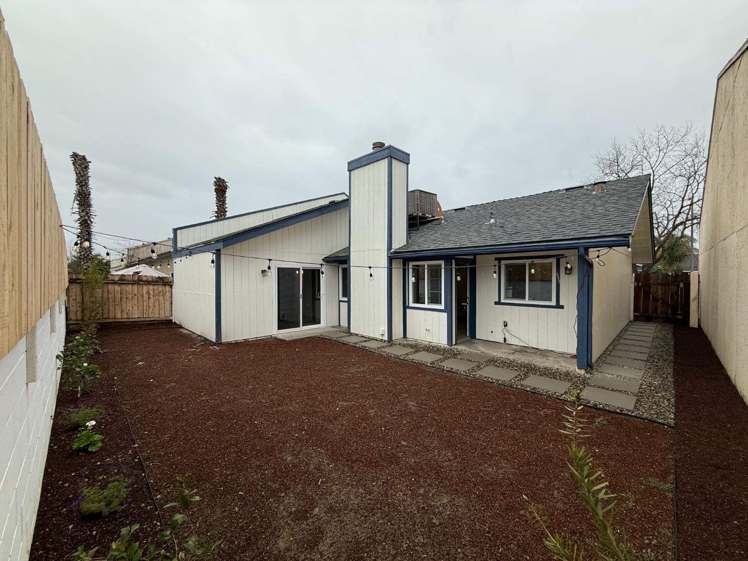 2024 N Laureen Ave, Fresno, CA 93703