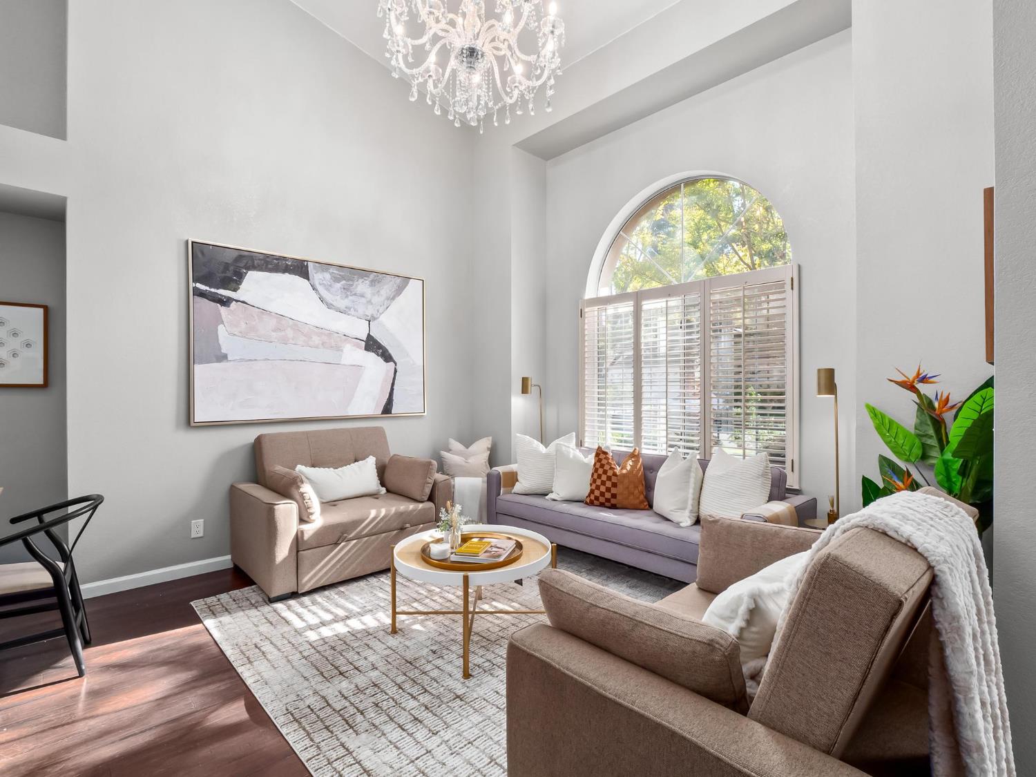 962 E Buckhill Rd, Fresno, CA 93720