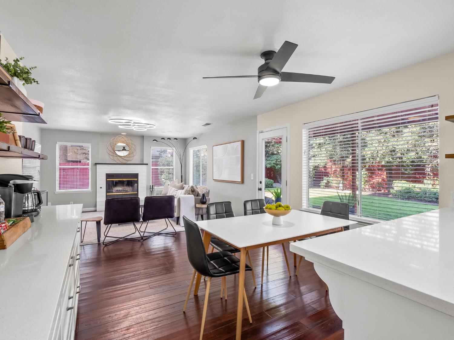 962 E Buckhill Rd, Fresno, CA 93720