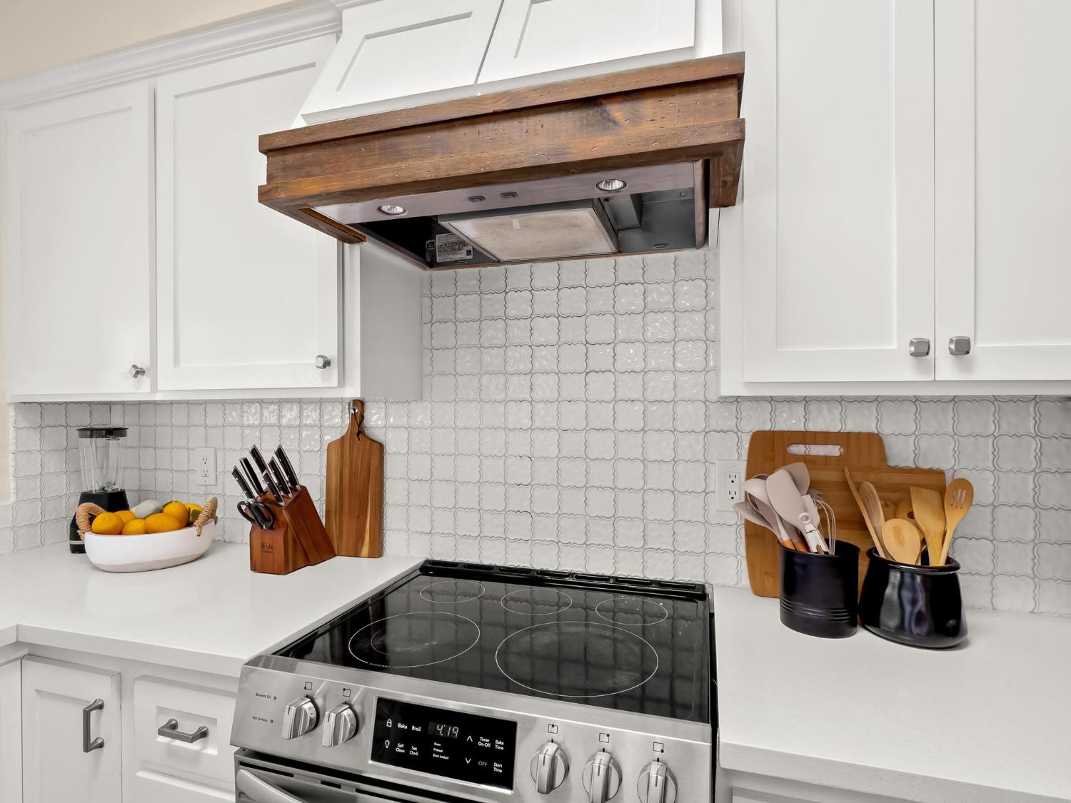 962 E Buckhill Rd, Fresno, CA 93720