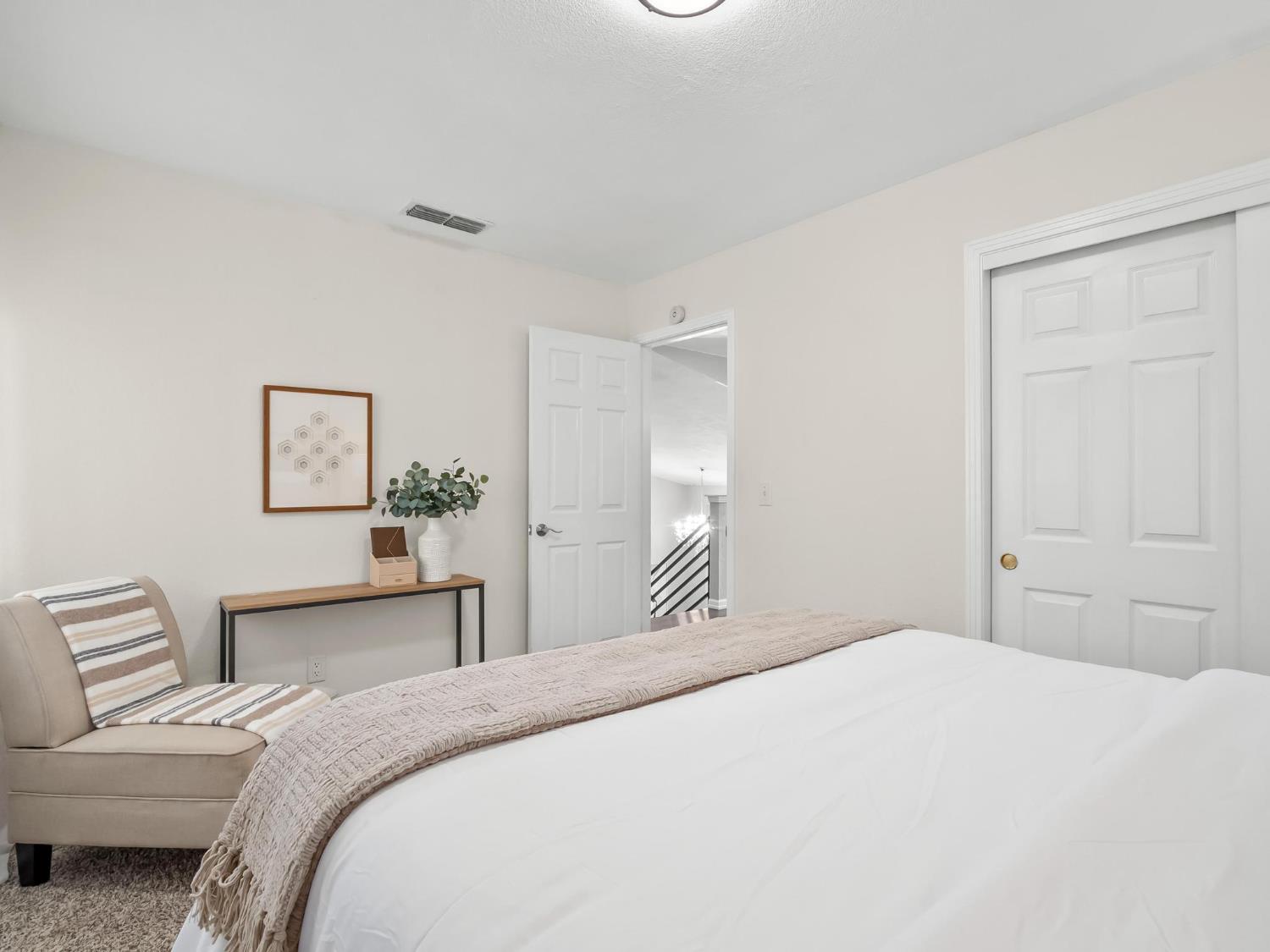 962 E Buckhill Rd, Fresno, CA 93720