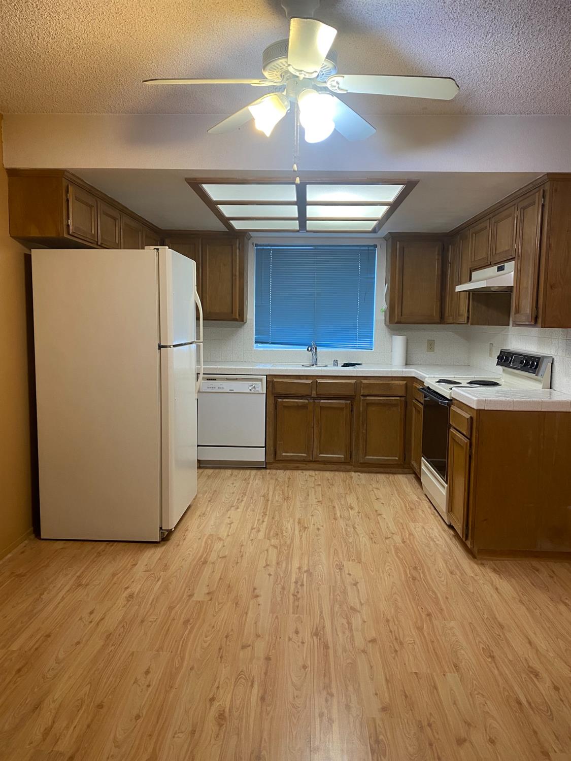 8975 N Chance Ave, Fresno, CA 93720