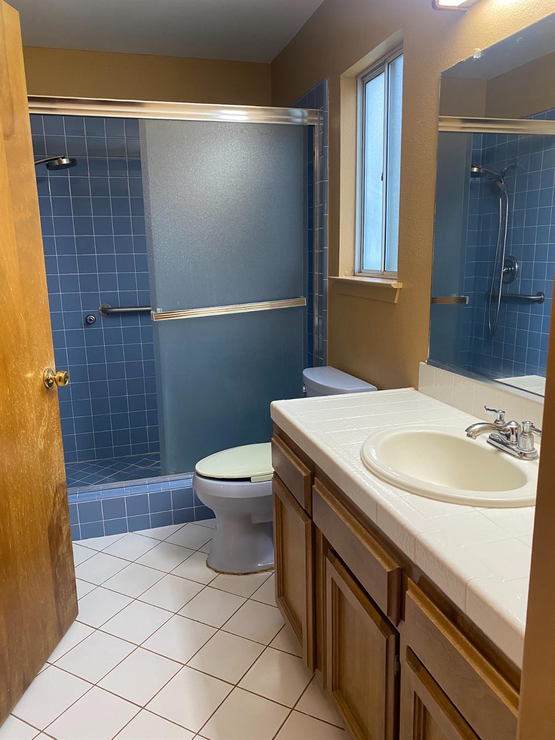 8975 N Chance Ave, Fresno, CA 93720