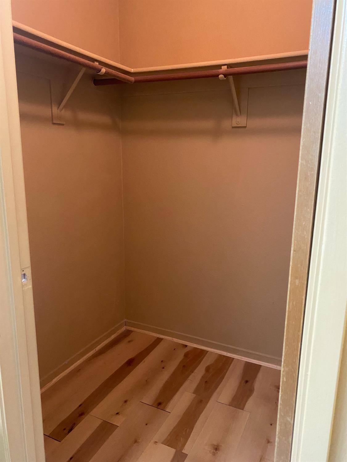 8975 N Chance Ave, Fresno, CA 93720