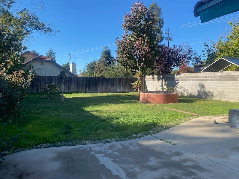 8975 N Chance Ave, Fresno, CA 93720