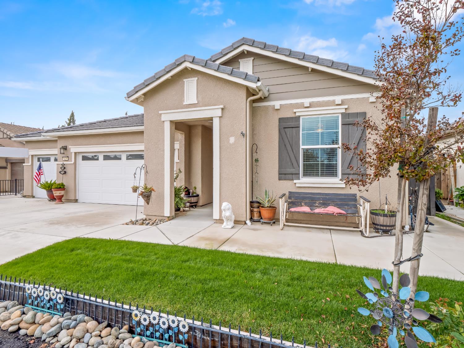 425 Karen Ave, Kerman, CA 93630