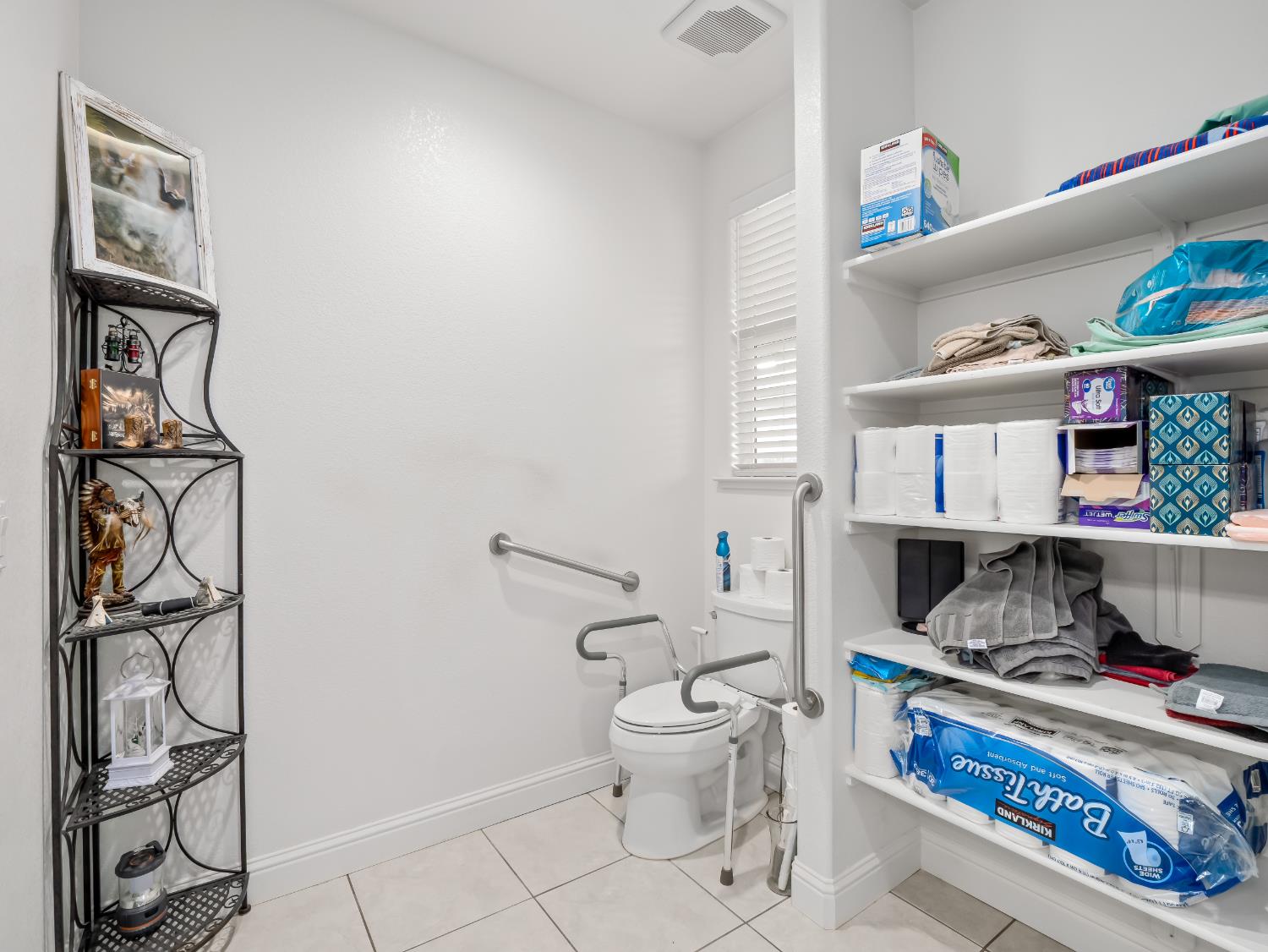 425 Karen Ave, Kerman, CA 93630