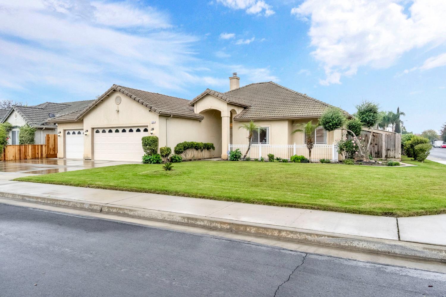 2095 Independence Pl, Hanford, CA 93230