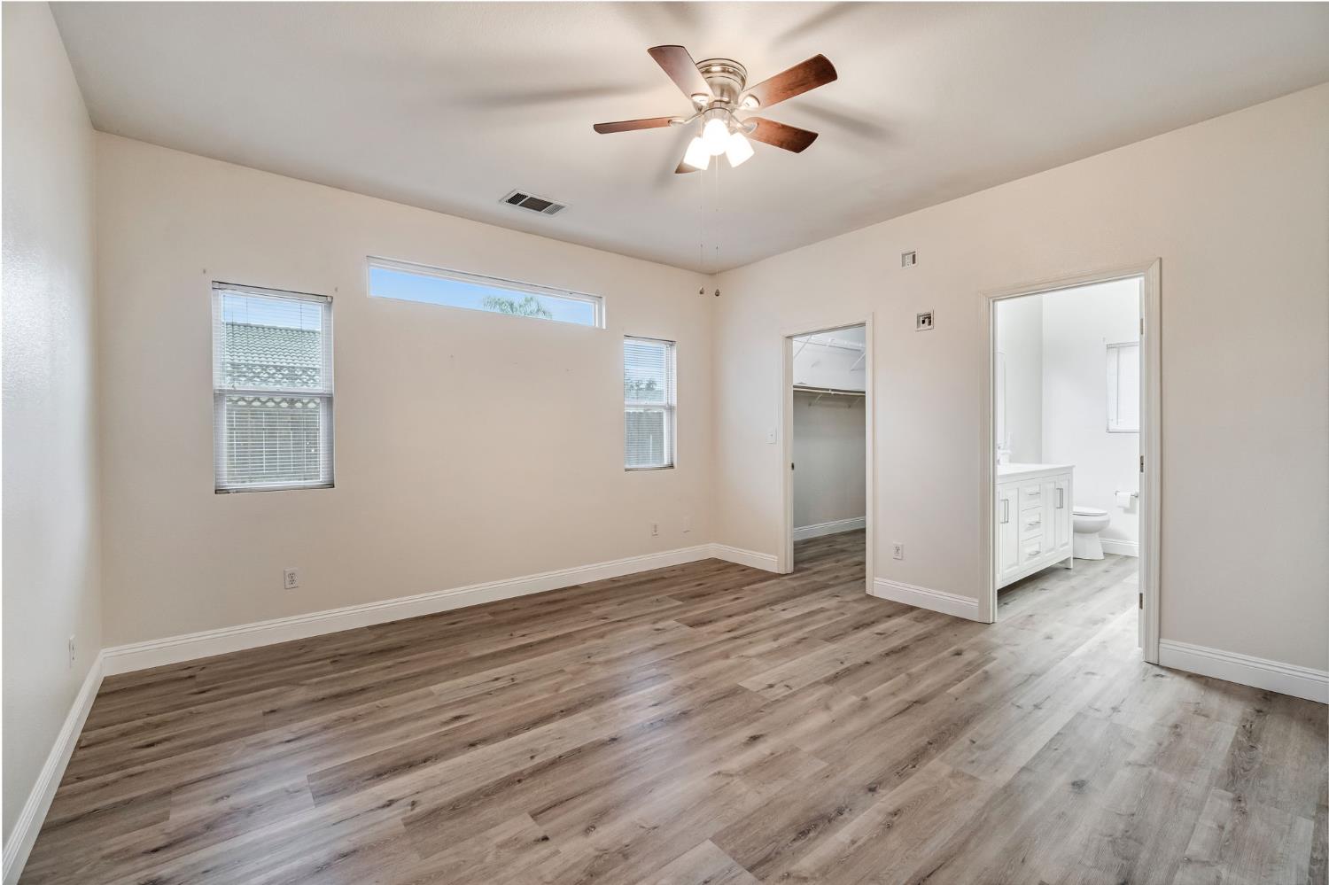 2095 Independence Pl, Hanford, CA 93230