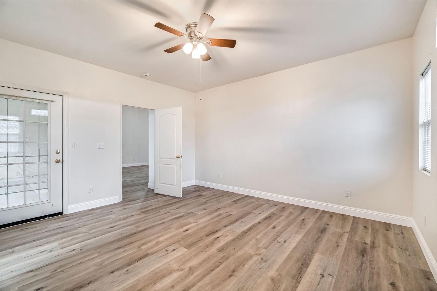 2095 Independence Pl, Hanford, CA 93230