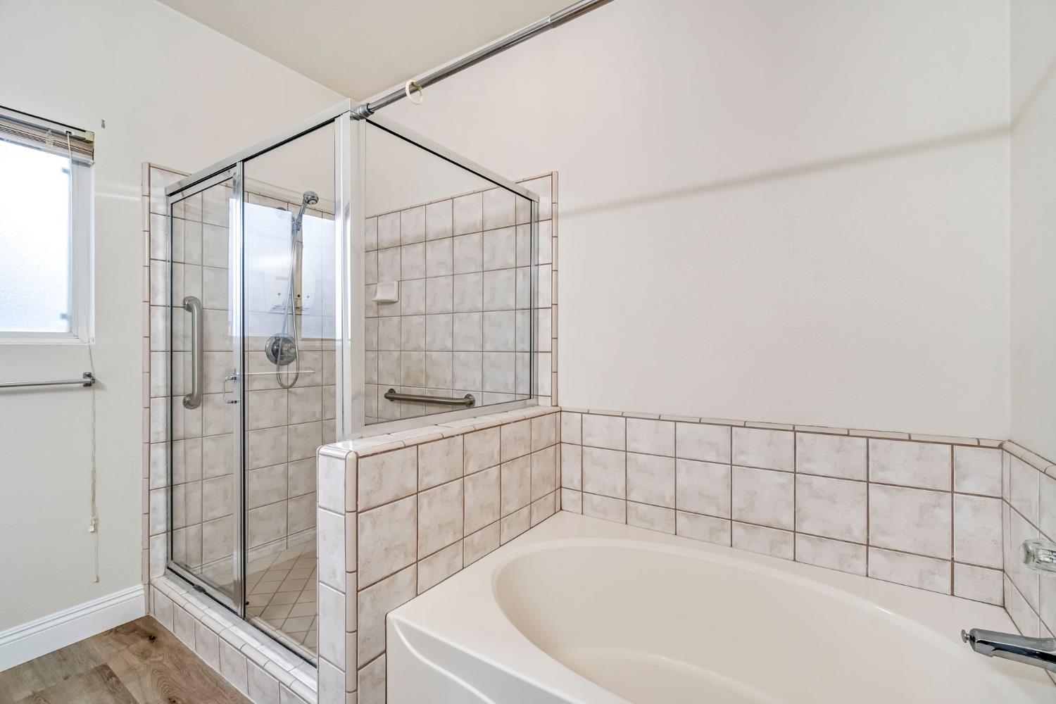 2095 Independence Pl, Hanford, CA 93230