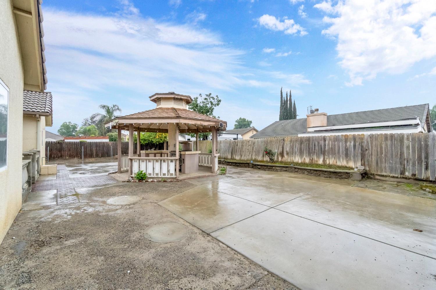 2095 Independence Pl, Hanford, CA 93230