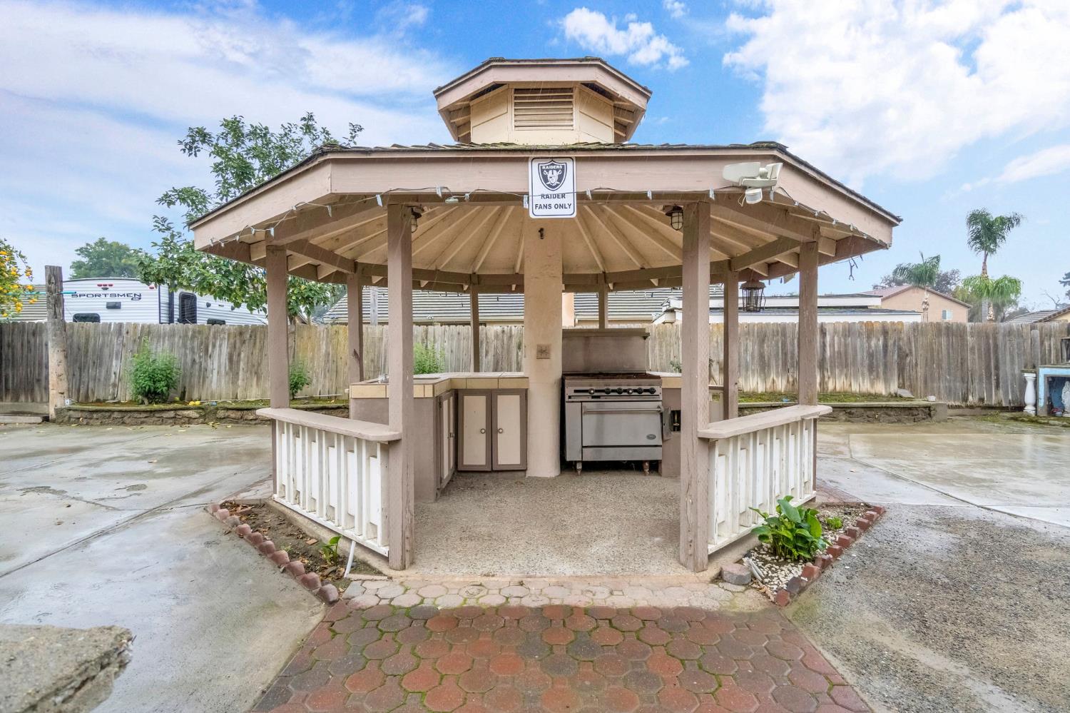 2095 Independence Pl, Hanford, CA 93230