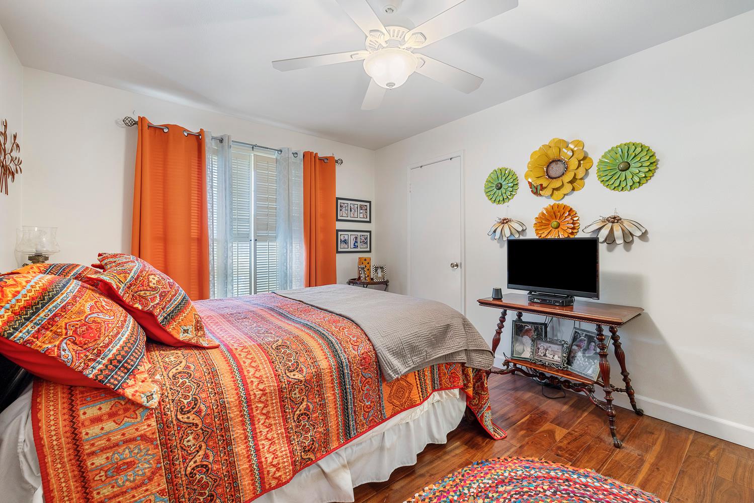 1083 W Escalon Ave, Fresno, CA 93711