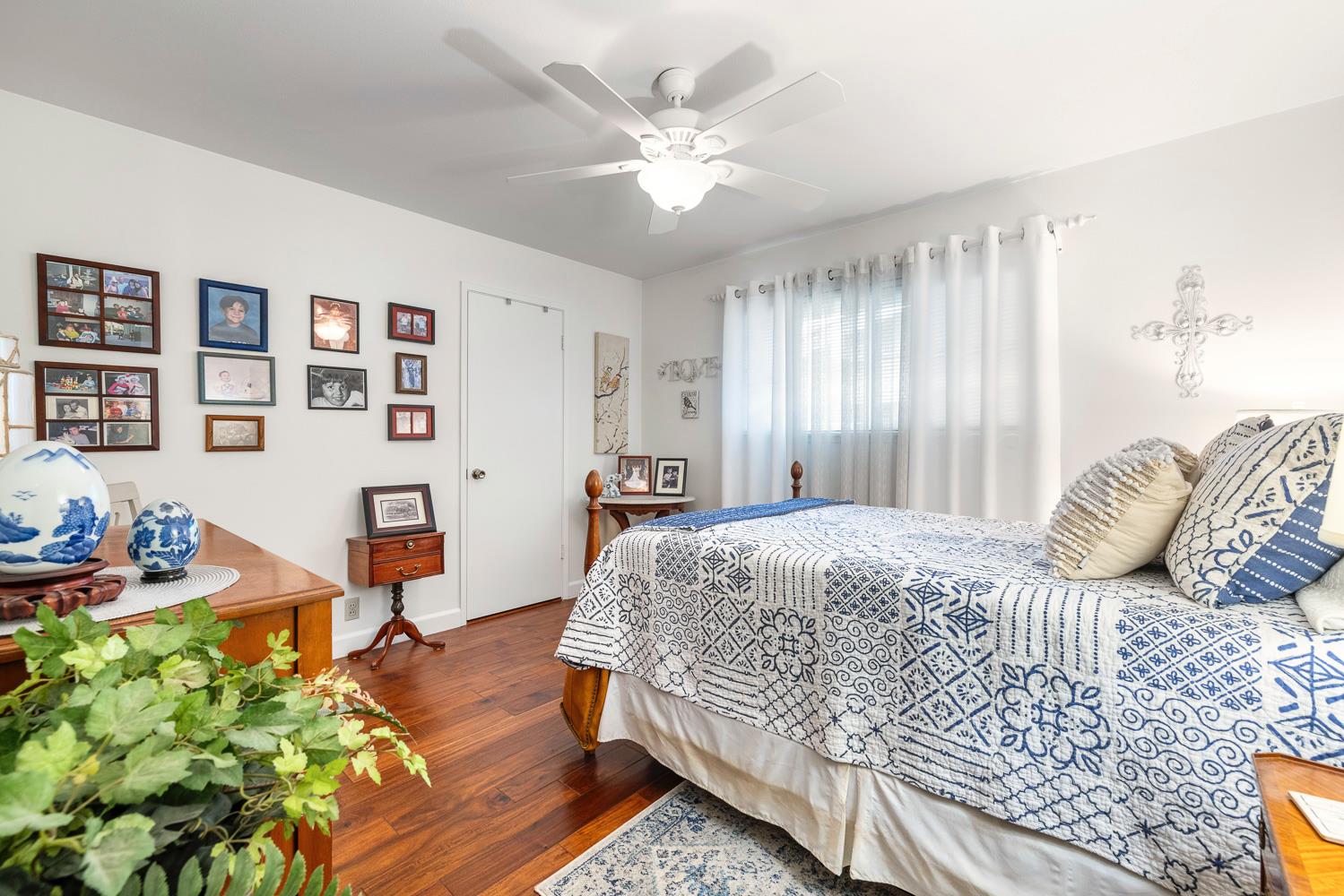 1083 W Escalon Ave, Fresno, CA 93711