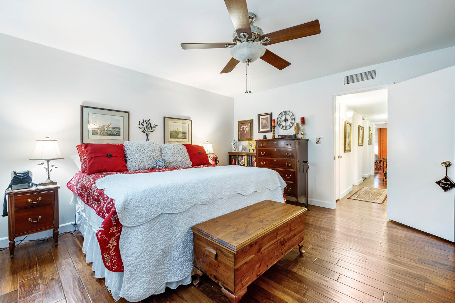 1083 W Escalon Ave, Fresno, CA 93711