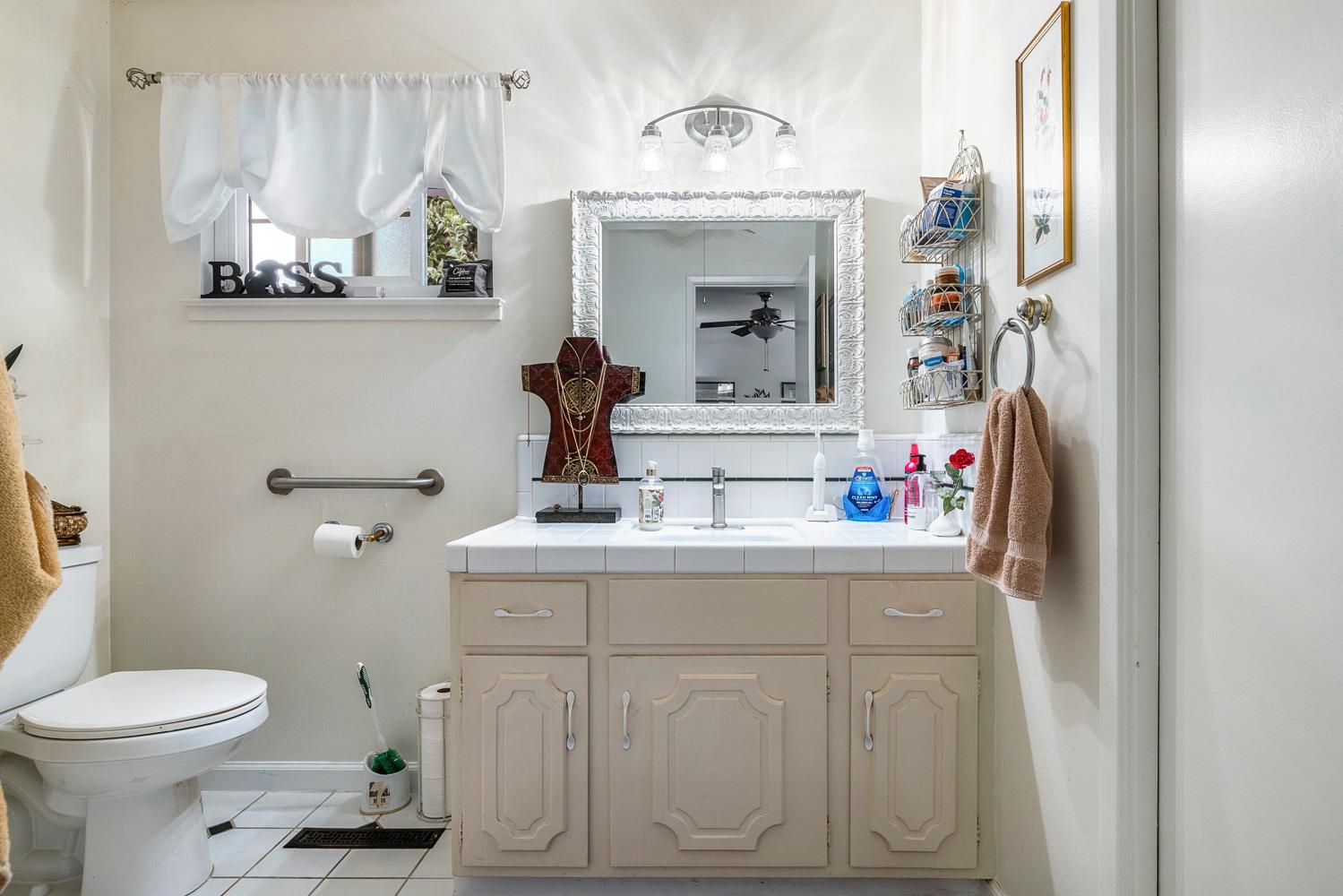 1083 W Escalon Ave, Fresno, CA 93711