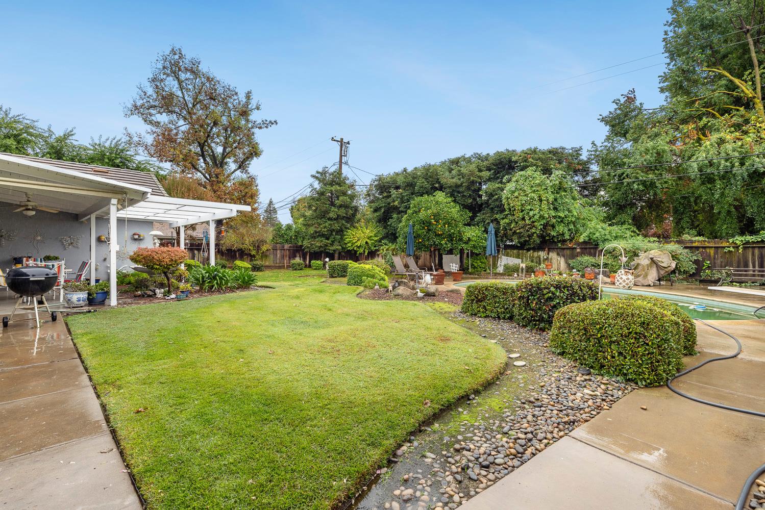 1083 W Escalon Ave, Fresno, CA 93711