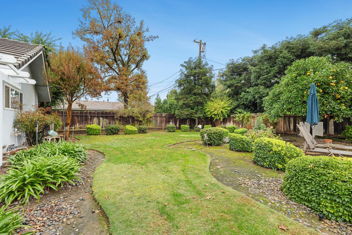 1083 W Escalon Ave, Fresno, CA 93711