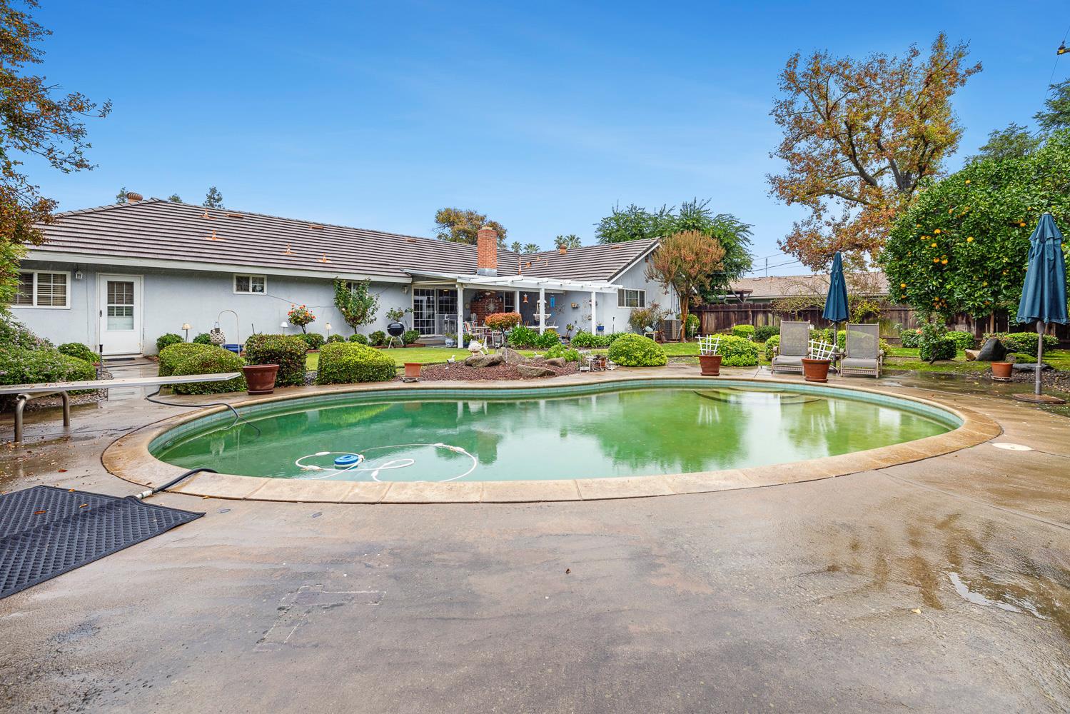 1083 W Escalon Ave, Fresno, CA 93711