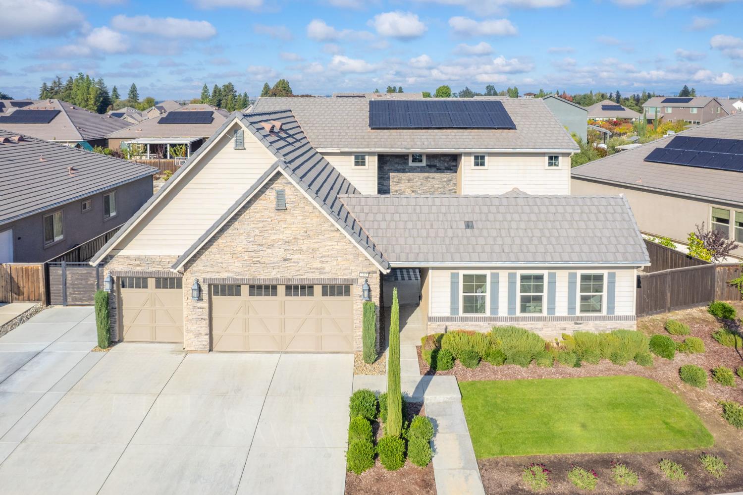 2468 E Kynzlee Ave, Fresno, CA 93730