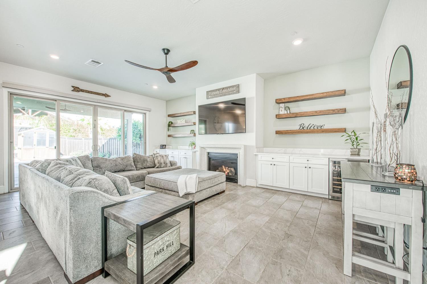 2468 E Kynzlee Ave, Fresno, CA 93730