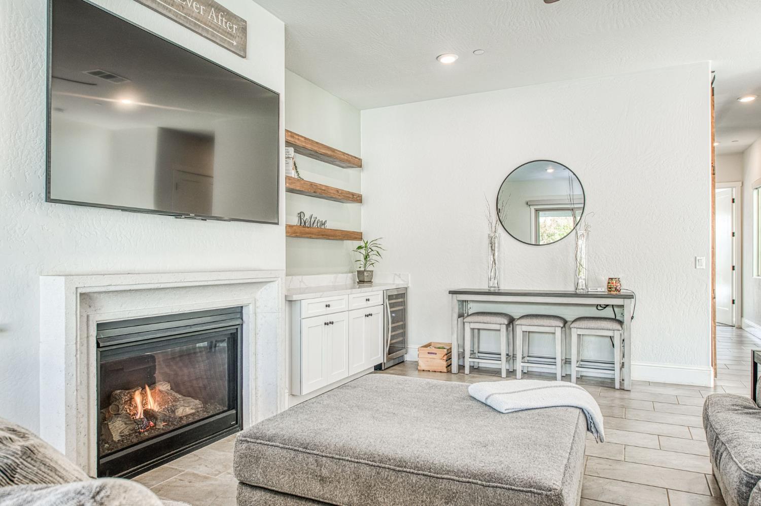 2468 E Kynzlee Ave, Fresno, CA 93730