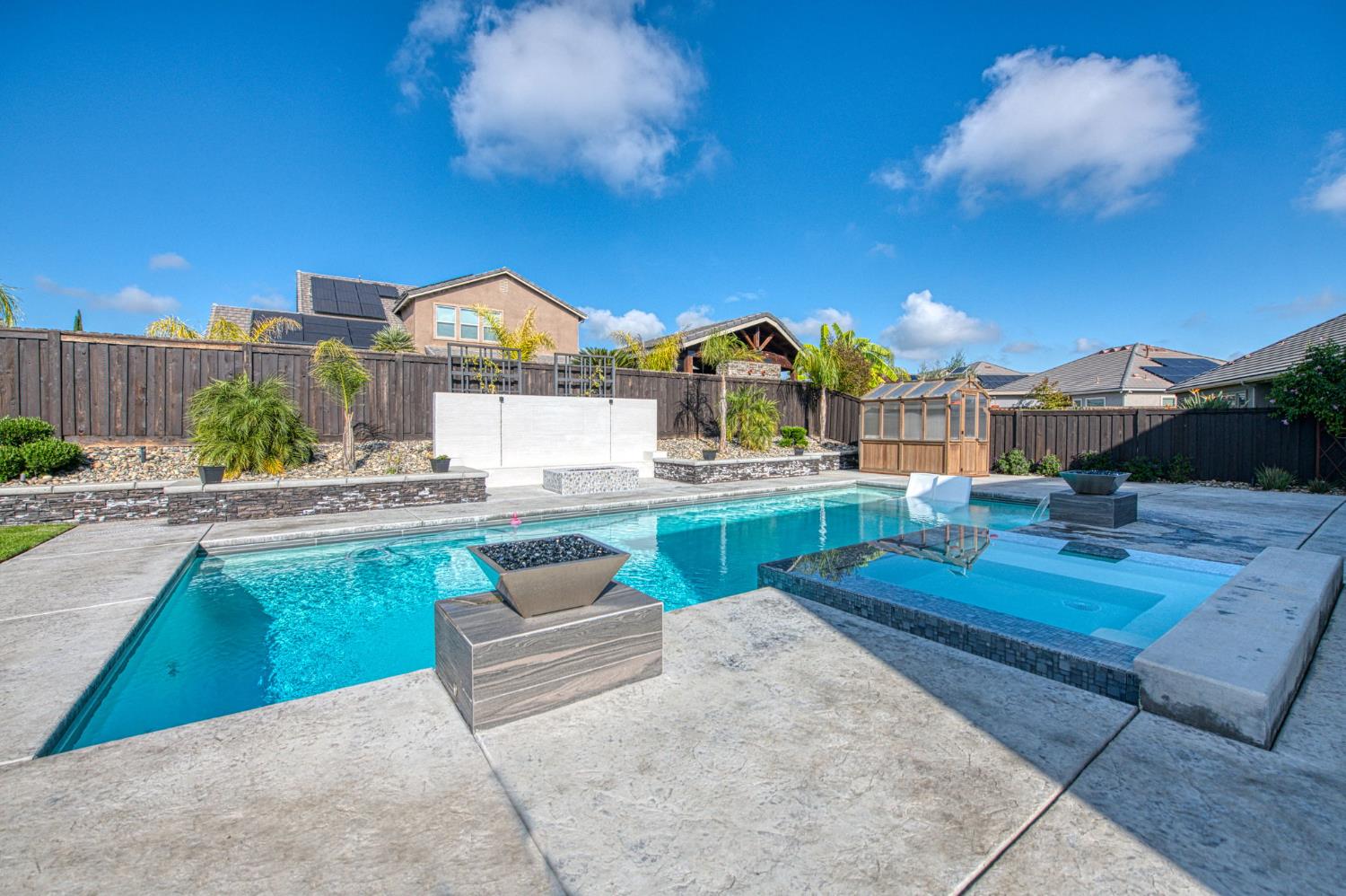 2468 E Kynzlee Ave, Fresno, CA 93730