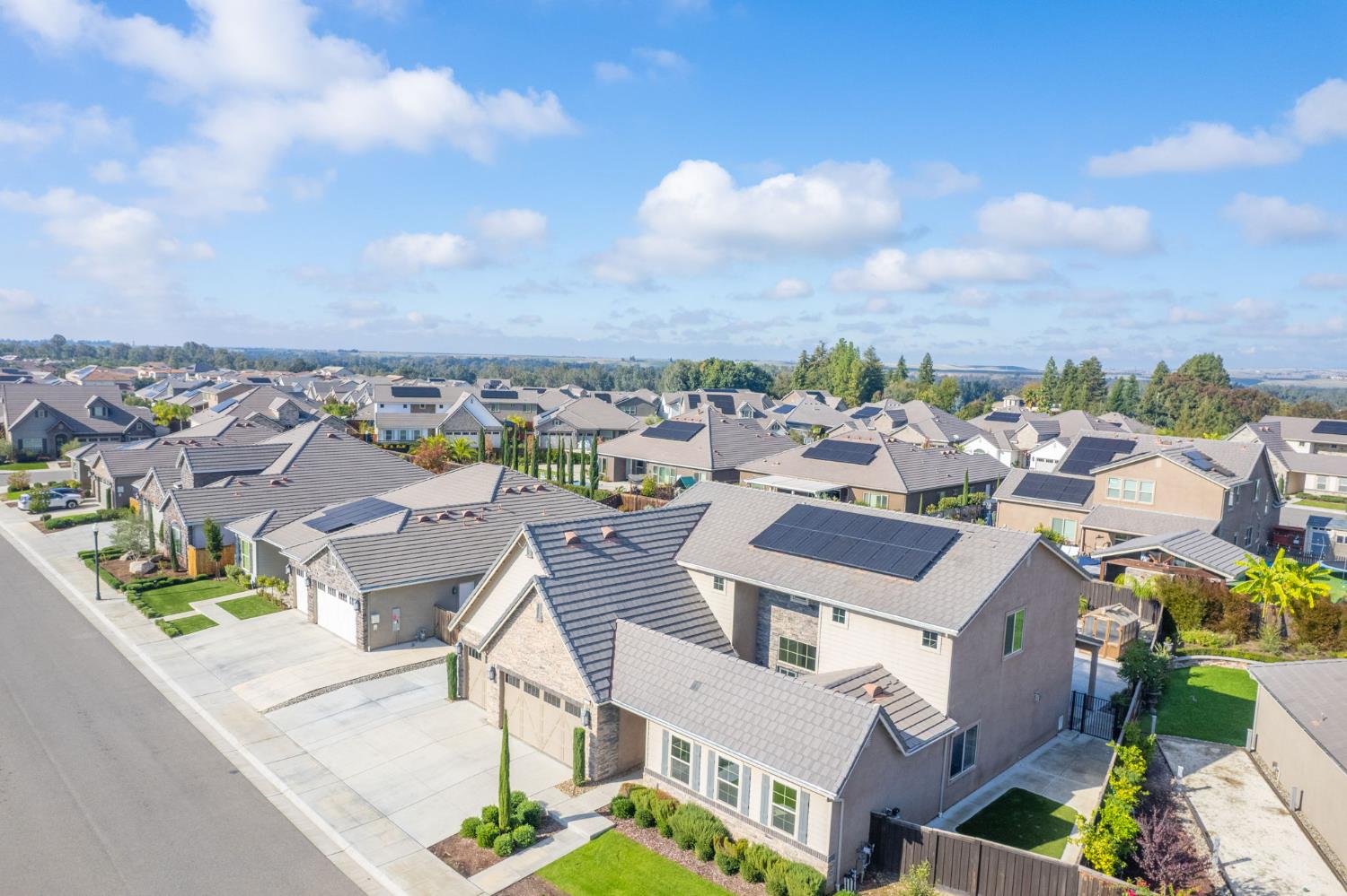 2468 E Kynzlee Ave, Fresno, CA 93730