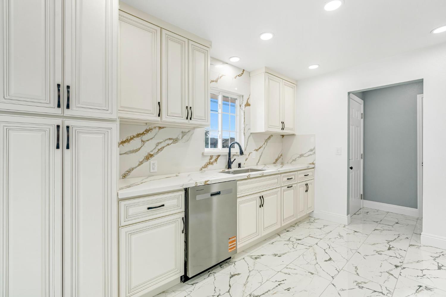 6668 Mckinley, Fresno, CA 93723