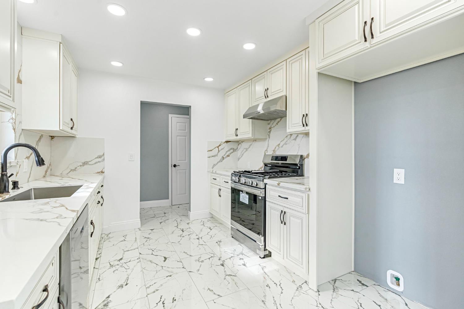 6668 Mckinley, Fresno, CA 93723