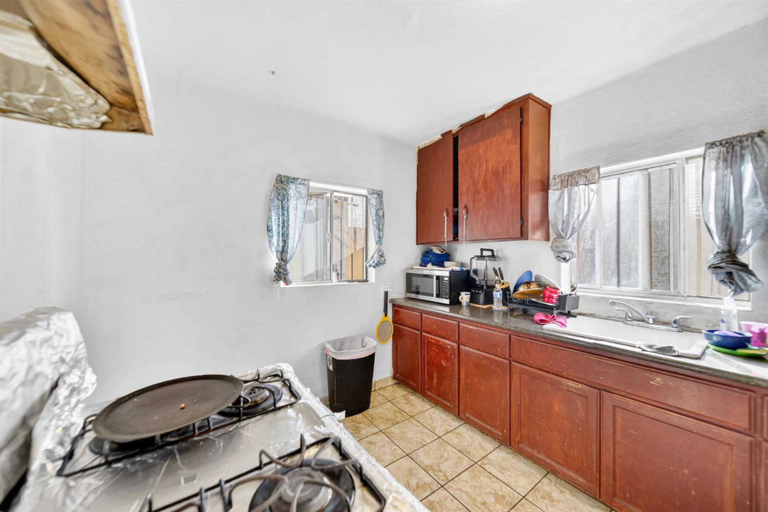 2522 E Grant Ave, Fresno, CA 93701