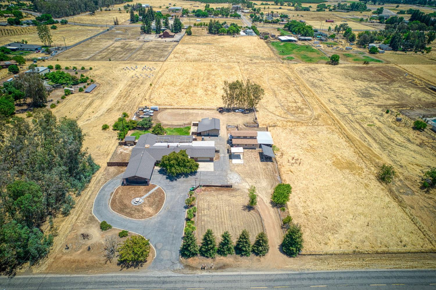 5400 AMBER Ave, Clovis, CA 93619