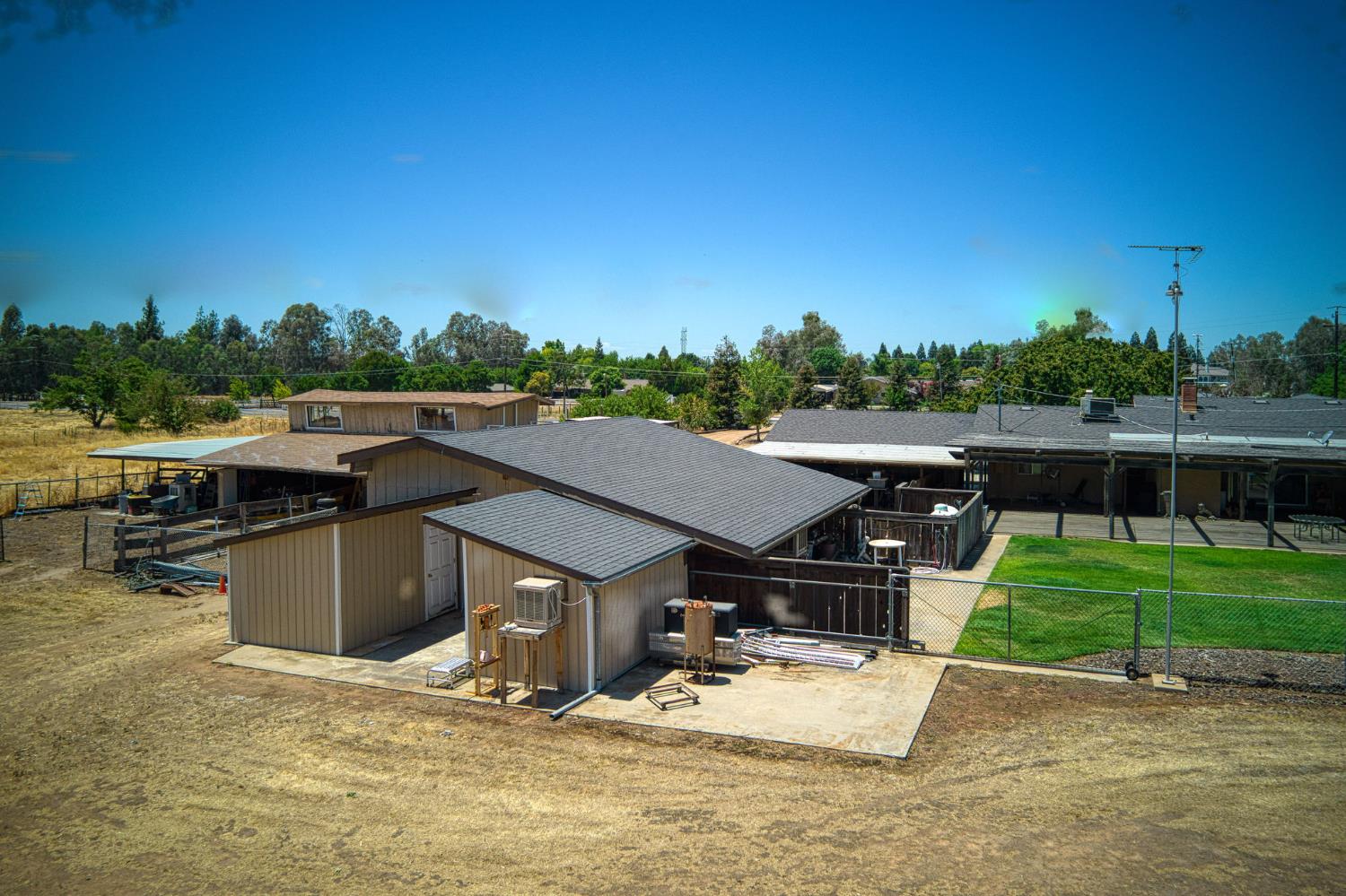 5400 AMBER Ave, Clovis, CA 93619