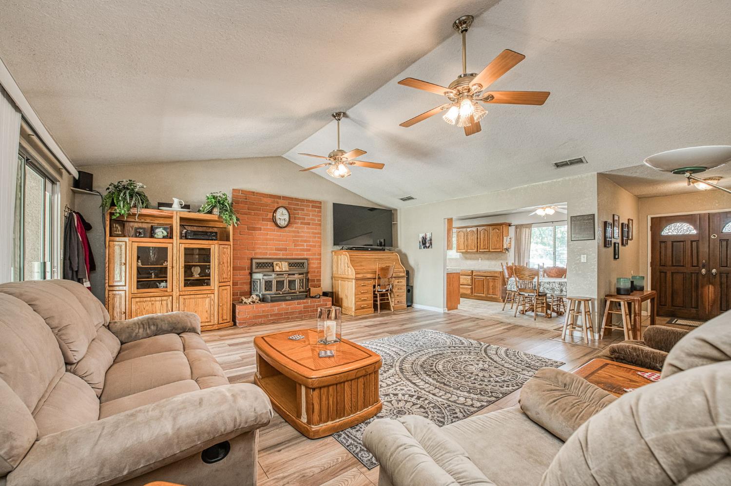 5400 AMBER Ave, Clovis, CA 93619