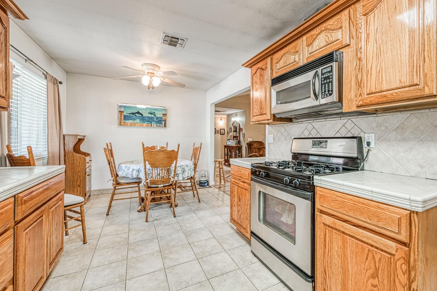 5400 AMBER Ave, Clovis, CA 93619