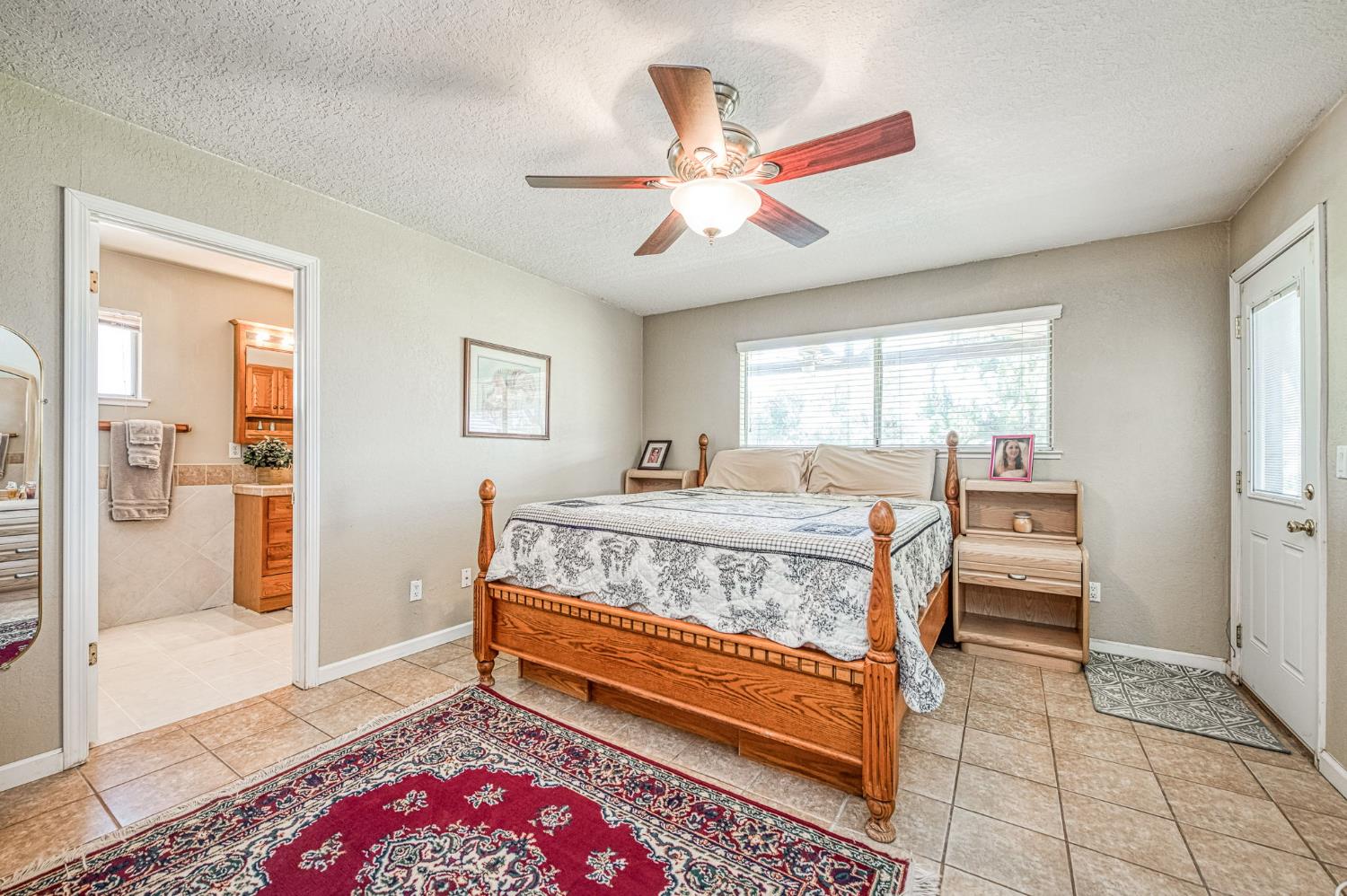 5400 AMBER Ave, Clovis, CA 93619