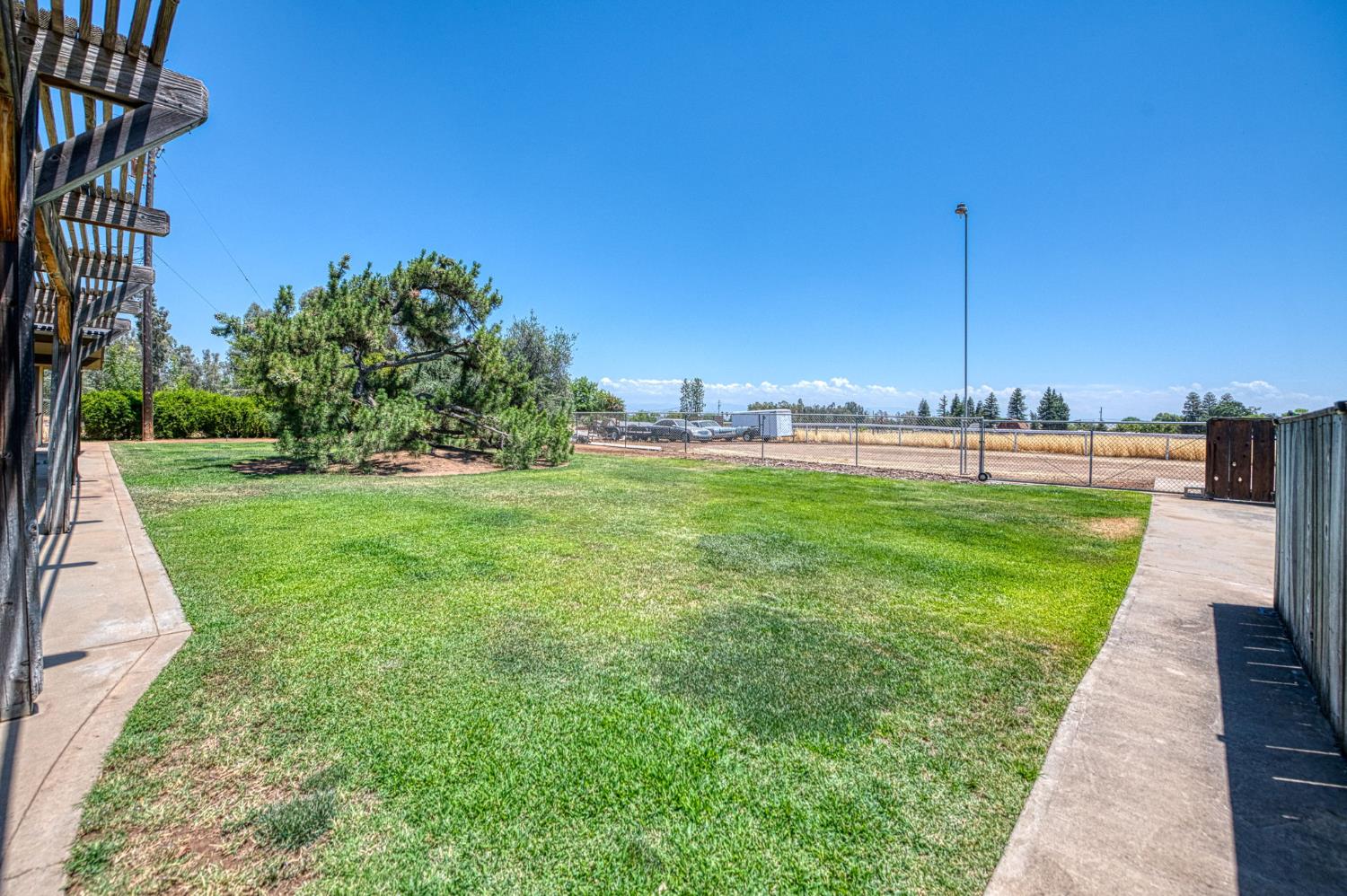 5400 AMBER Ave, Clovis, CA 93619