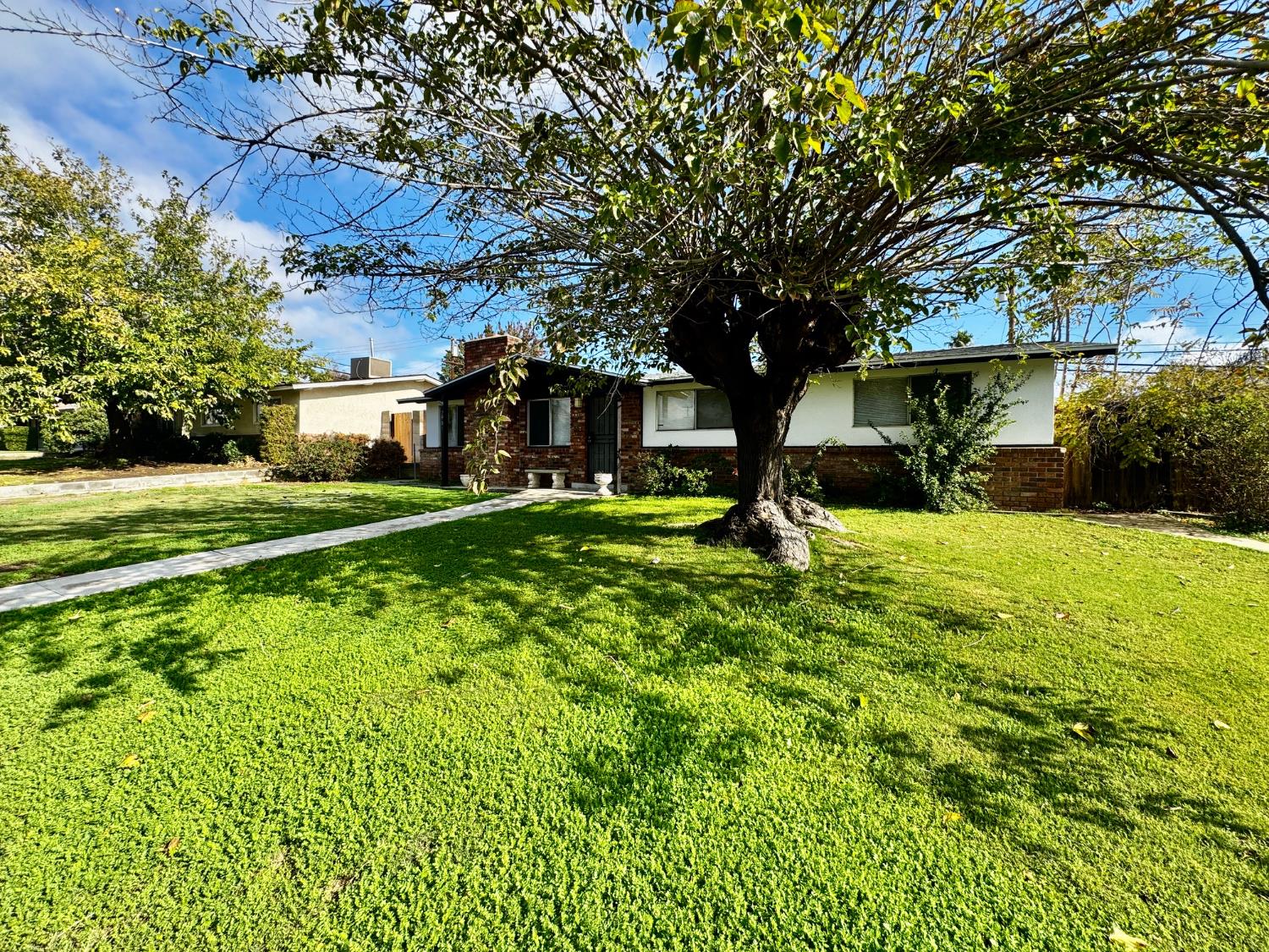 2901 Wenatchee Ave, Bakersfield, CA 93306